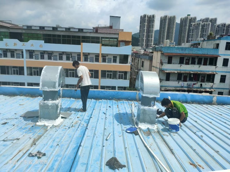 红安钢结构屋面涂料维修方法